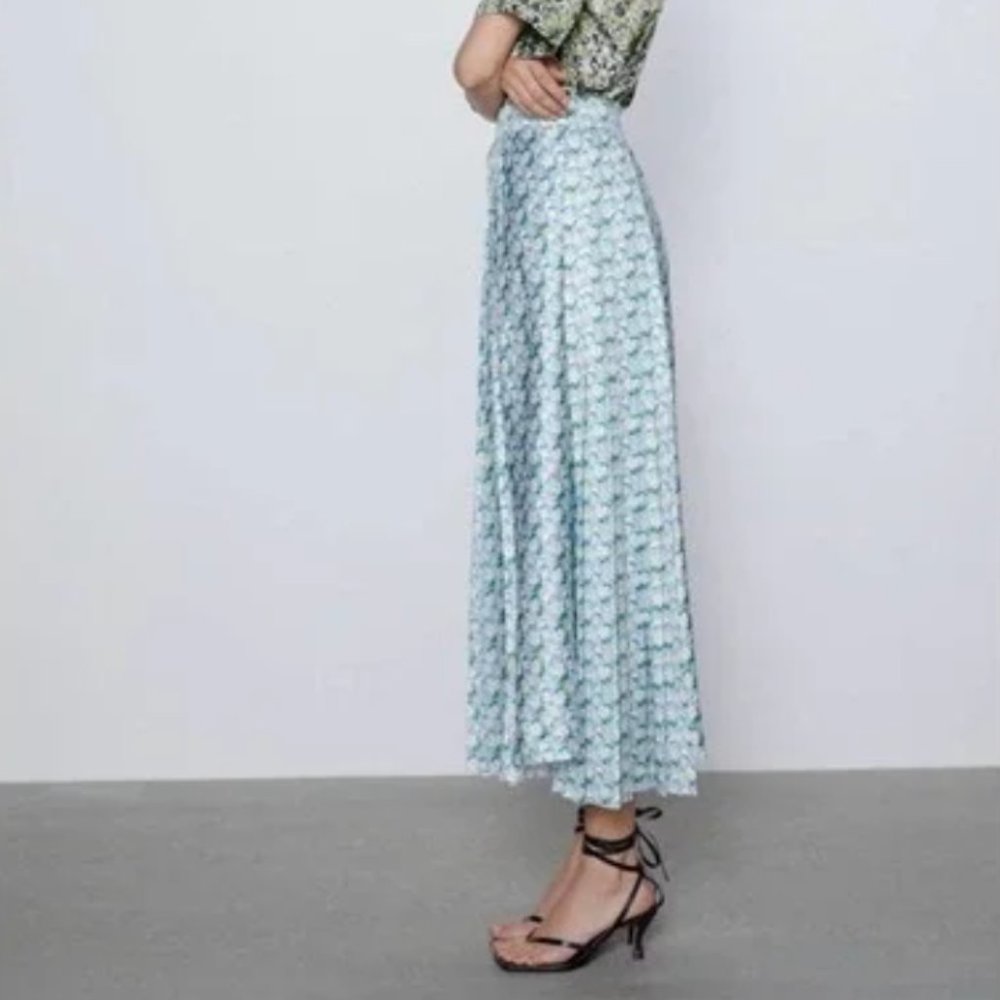 Zara Blue Floral Pleated Midi Summer Skirt